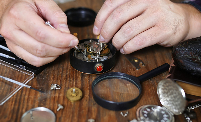 Сборщик сборочных единиц часов